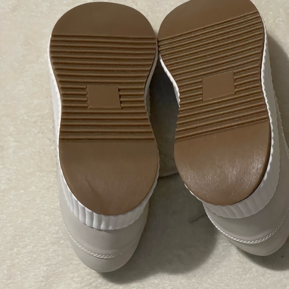 Ortholite women’s Stylish White and Gray Sneakers size 11M New - Picture 6 of 11